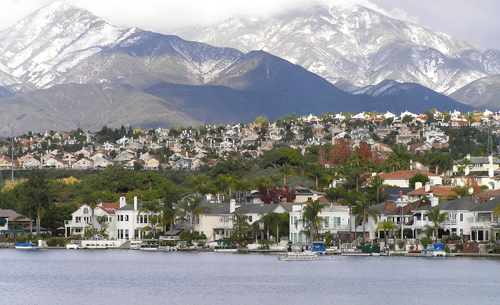 Mission Viejo Lake and Saddleback Mountains Sno